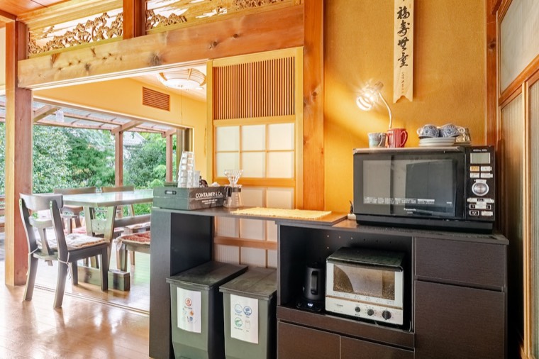Microwave, oven and kettle