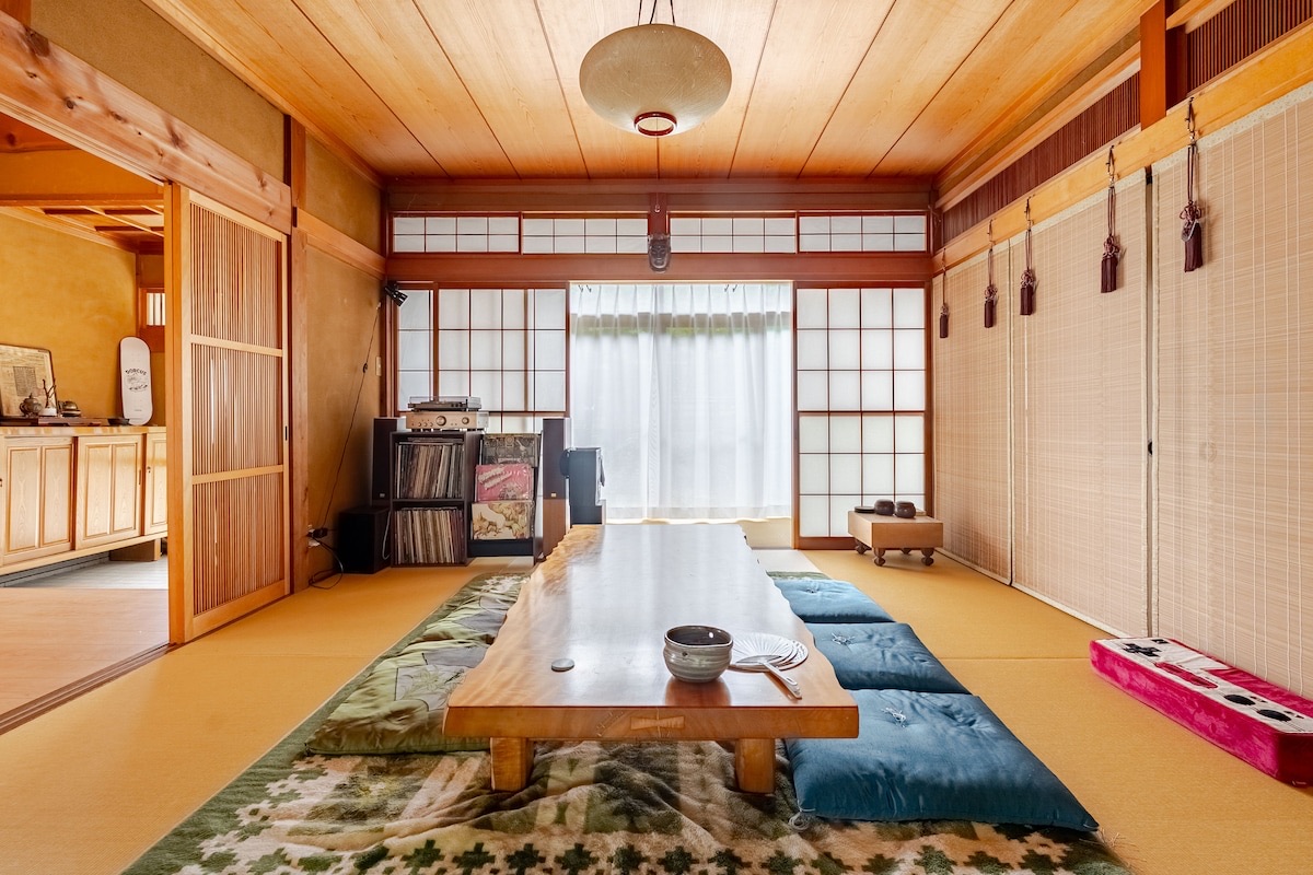 Tatami room
